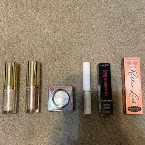Bundle of eyeshadows and mini mascaras